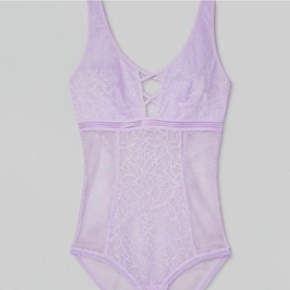 Gilligan & O'Malley Lace Bodysuit. Size M.